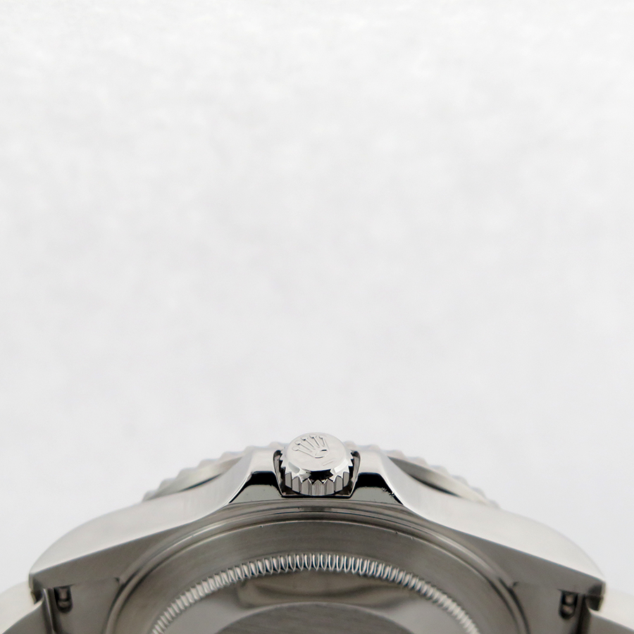 Rolex 16710 GMT Master II with Red/Black Bezel - Image 4