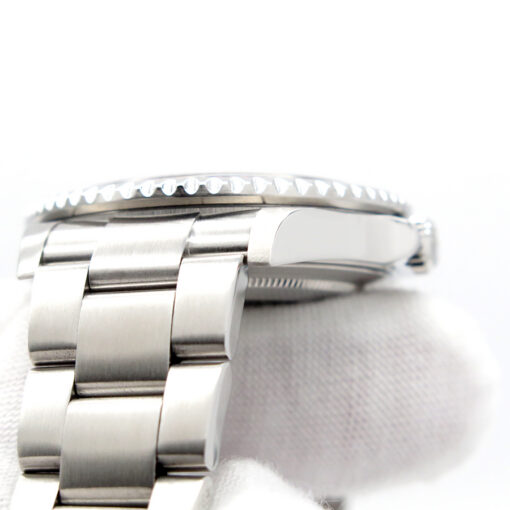Rolex 16710 GMT Master II with Red/Black Bezel - Image 8