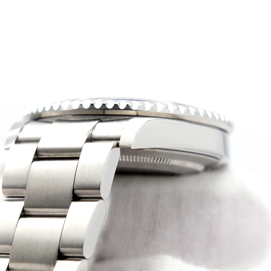 Rolex 16710 GMT Master II with Red/Black Bezel - Image 6