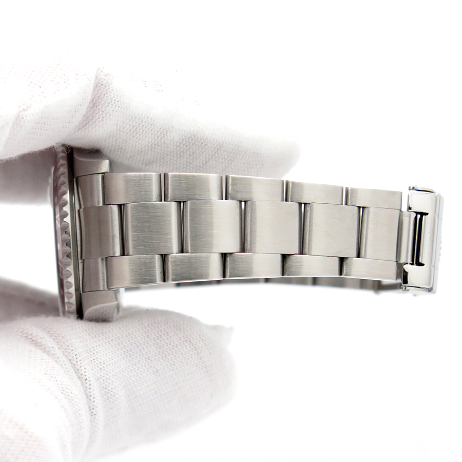 Rolex 16710 GMT Master II with Red/Black Bezel - Image 13