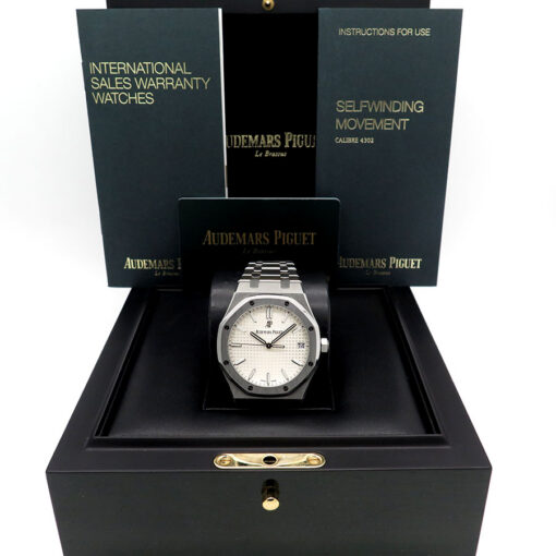 Alternative view of Audemars Piguet 15500ST Royal Oak with Silver Dial