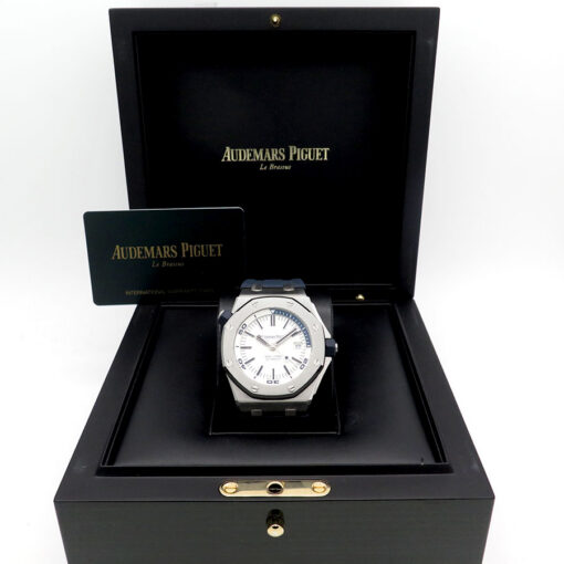 Alternative view of Audemars Piguet 15710ST Royal Oak Offshore Diver with White Dial