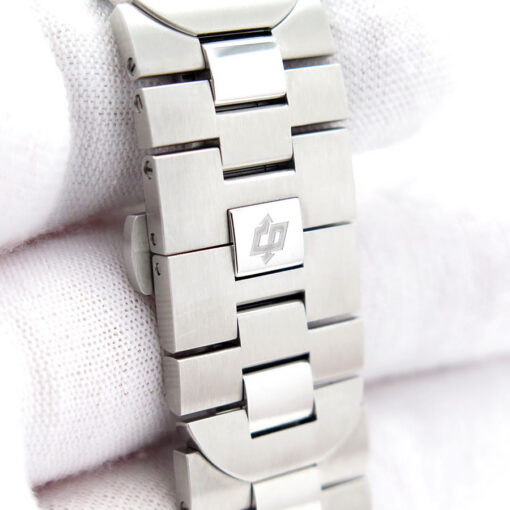 Panerai PAM 1110 Luminor Chronograph on Bracelet - Image 9