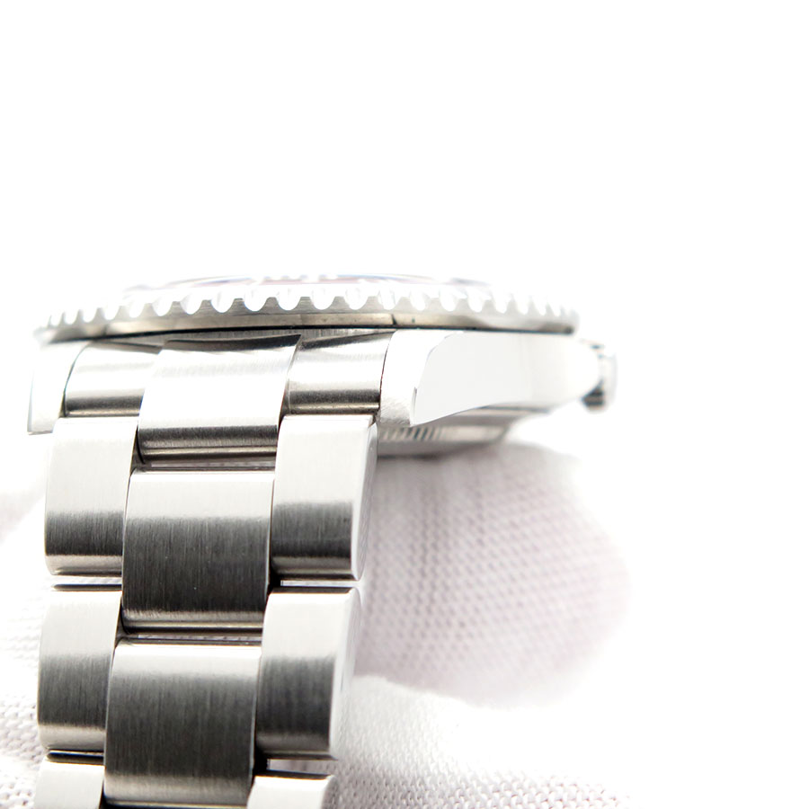 Rolex 16710 GMT Master II with Red & Black Bezel - Image 8