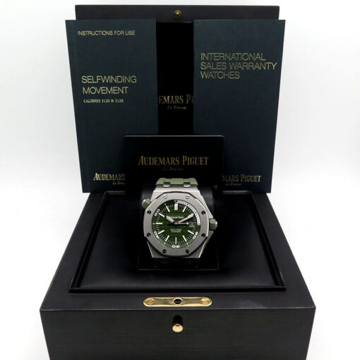 Alternative view of Audemars Piguet 15710ST Royal Oak Offshore Diver with Green Dial