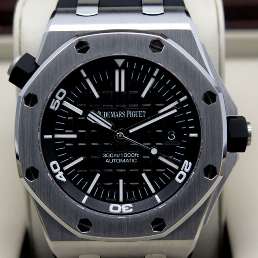 Audemars Piguet 15703ST Royal Oak Offshore Diver with Black Dial - Image 3