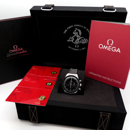 Alternative view of Omega Speedmaster “First Omega in Space” Blue on Bracelet