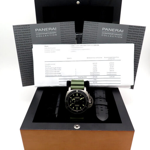 Alternative view of Panerai PAM 389 Luminor Submersible 1950 Amagnetic 3 Days Titanium