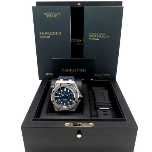 Alternative view of Audemars Piguet 15720ST Royal Oak Offshore Diver with Blue Dial