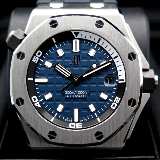 Audemars Piguet 15720ST Royal Oak Offshore Diver with Blue Dial - Image 3