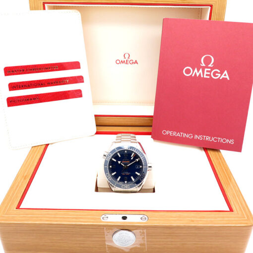 Alternative view of Omega Seamaster Planet Ocean 600m with Blue Dial 44mm