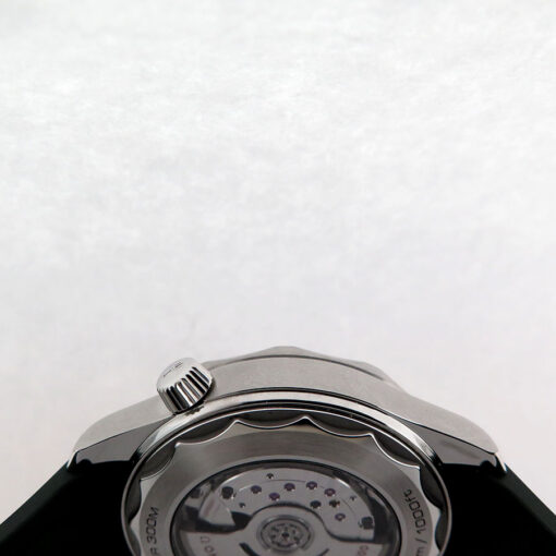 Omega Seamaster Diver 300m with Green Dial on Strap - Image 6