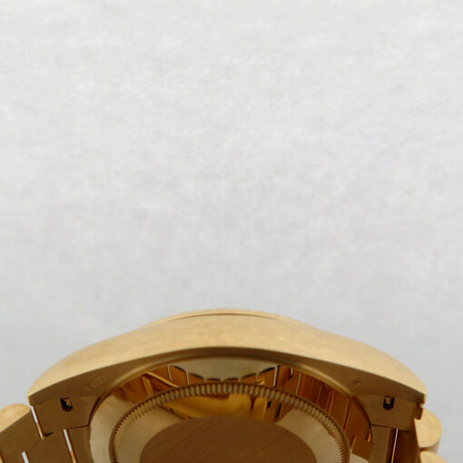 Rolex 228238 Day Date 40 18K Yellow Gold with Green Roman Dial - Image 5