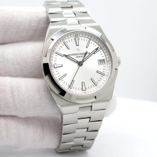 Vacheron Constantin 4500V Overseas Automatic with Silver Dial