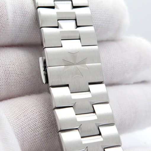 Vacheron Constantin 4500V Overseas Automatic with Silver Dial - Image 8