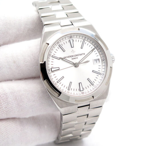 Vacheron Constantin 4500V Overseas Automatic with Silver Dial