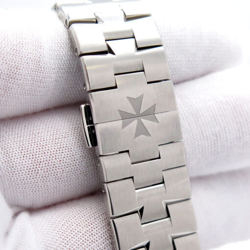 Vacheron Constantin 4500V Overseas Automatic with Silver Dial - Image 8