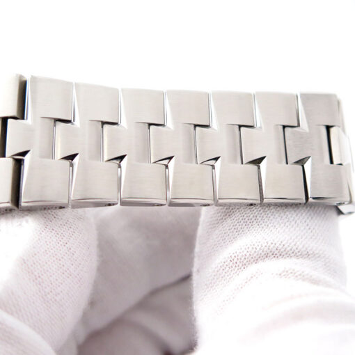 Vacheron Constantin 4500V Overseas Automatic with Silver Dial - Image 9