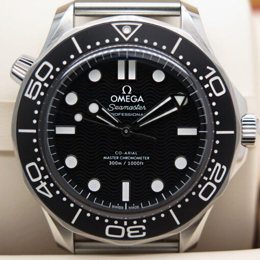 Omega Seamaster No Date Diver 300m with Black Dial on Mesh Bracelet - Image 3