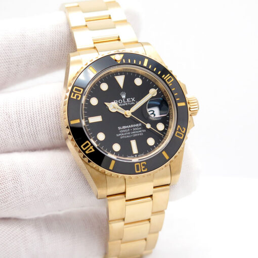 Rolex 126618LN Submariner 41 18K Yellow Gold (New Old Stock)