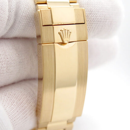 Rolex 126618LN Submariner 41 18K Yellow Gold (New Old Stock) - Image 7