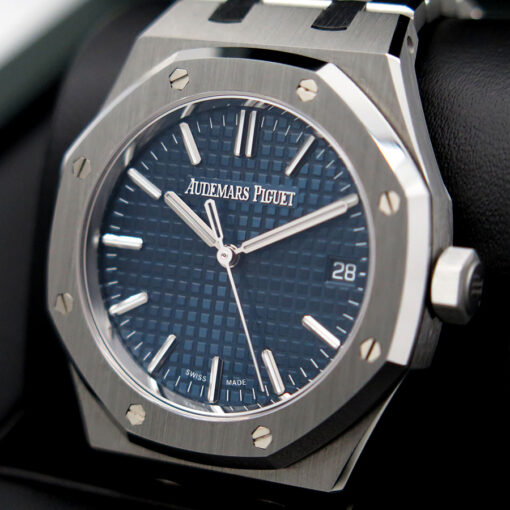 Audemars Piguet 15550ST Royal Oak 37mm with Blue Dial - Image 3