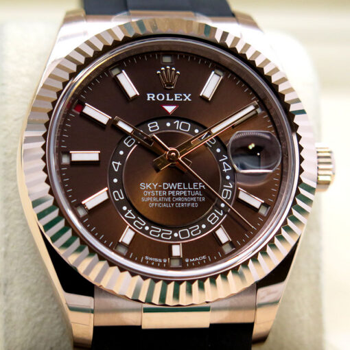 Rolex 336235 Skydweller 18K Rose Gold with Chocolate Dial on Oysterflex - Image 3