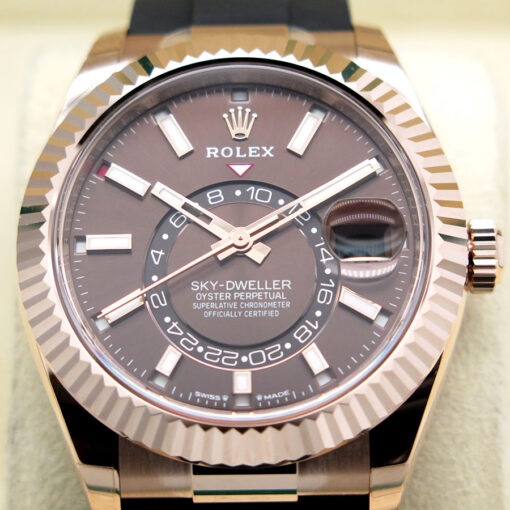 Rolex 336235 Skydweller 18K Rose Gold with Chocolate Dial on Oysterflex - Image 4