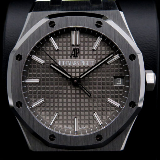 Audemars Piguet 15500ST Royal Oak with Grey Dial - Image 3