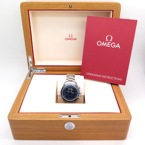 Alternative view of Omega 3222.80.00 Speedmaster Day-Date Chronograph 40mm with Blue Dial