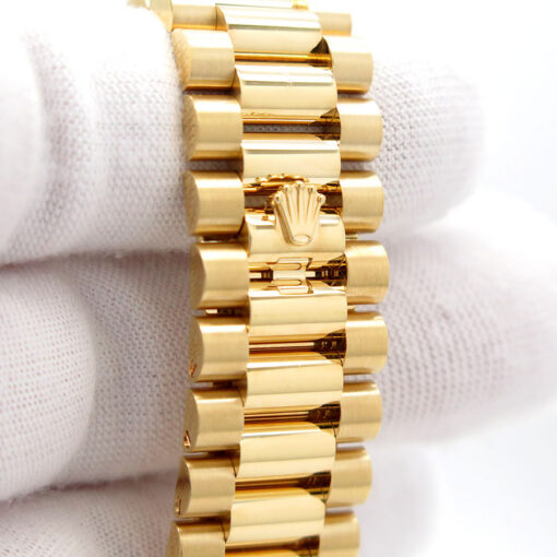 Rolex 228238 Day Date 40 18K Yellow Gold with Champagne Roman Dial - Image 7