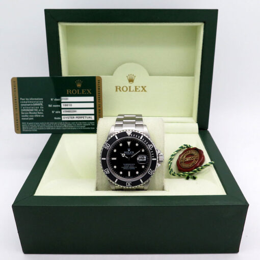 Alternative view of Rolex 16610LN Submariner