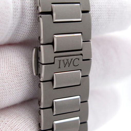 IWC IW3289 Ingenieur Titanium Automatic 40mm - Image 8
