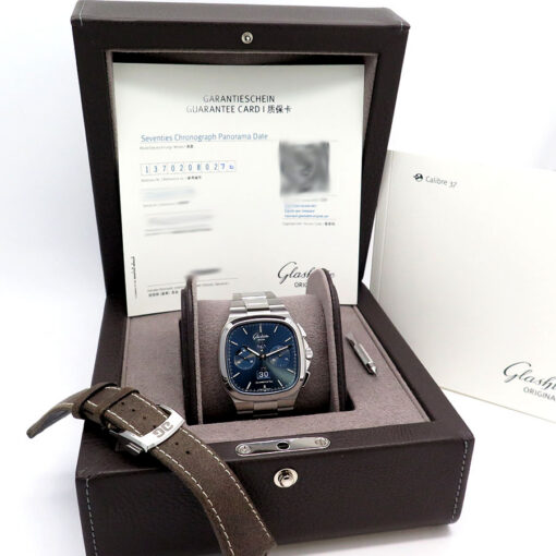 Alternative view of Glashütte Original Seventies Chronograph Panorama Date with Blue Dial