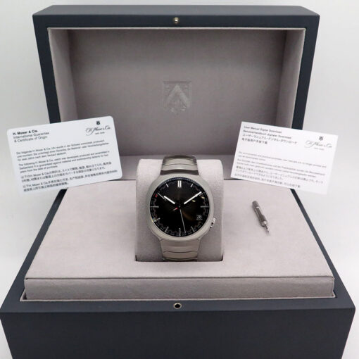 Alternative view of H. Moser & Cie 6812-1200 Streamliner Perpetual Calendar with Grey Dial