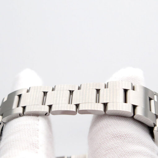 Rolex 277200 Oyster Perpetual 31 with Pistachio Green Dial - Image 8
