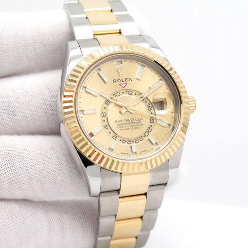 Rolex 326933 Skydweller 18K/SS with Champagne Dial on Jubilee