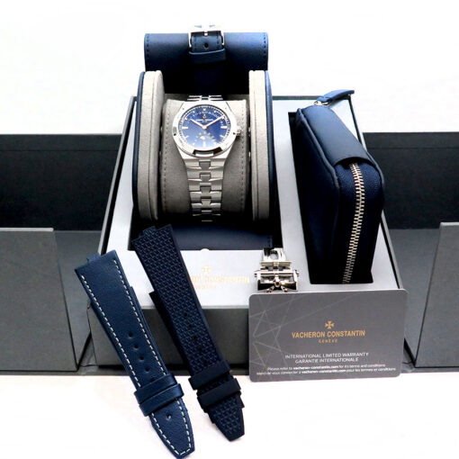 Alternative view of Vacheron Constantin 4000V Overseas Moon Phase Retrograde Date