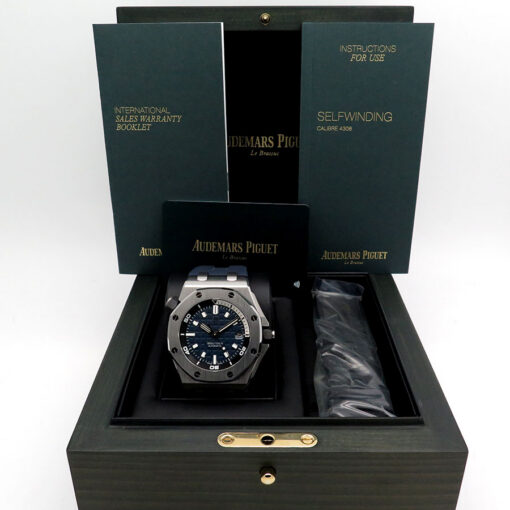 Alternative view of Audemars Piguet 15720ST Royal Oak Offshore Diver with Blue Dial