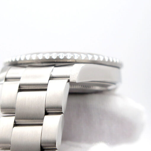 Rolex 16710 GMT Master II with Red & Black Bezel - Image 6