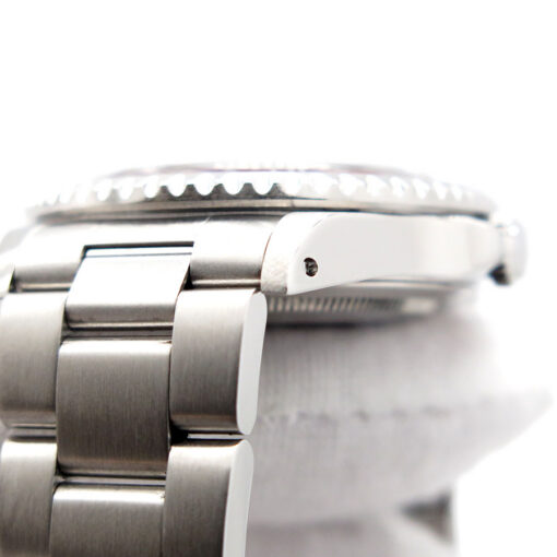 Rolex 16710 GMT-Master II with Red/Black Bezel - Image 7