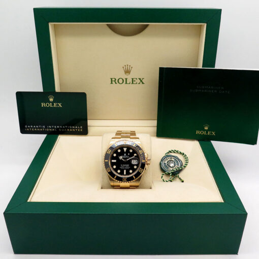 Alternative view of Rolex 126618LN Submariner 18K Yellow Gold with Black Dial