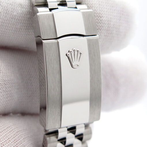 Rolex 126334 Datejust 41 with Green Ombre Dial - Image 7
