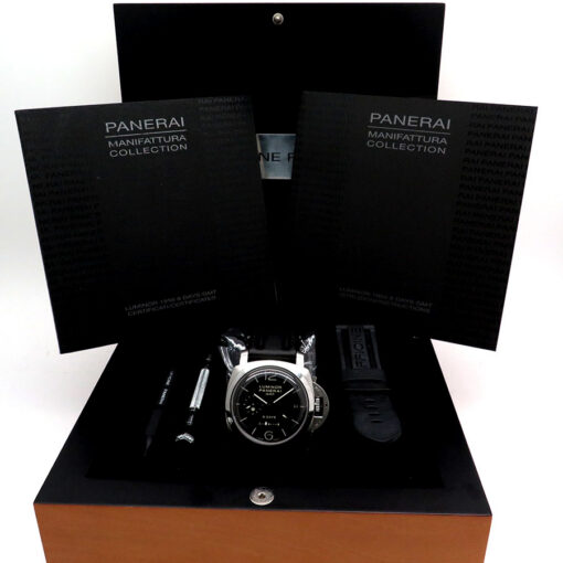 Alternative view of Panerai PAM 233 Luminor 1950 GMT 8 Days "Dot Dial"